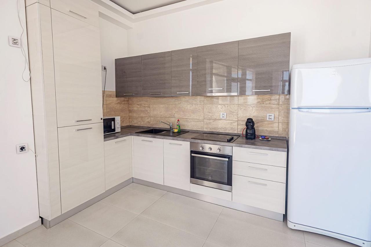 Riviera Residence Apartments Mamaia Exterior photo