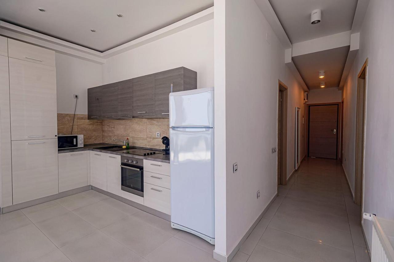 Riviera Residence Apartments Mamaia Exterior photo
