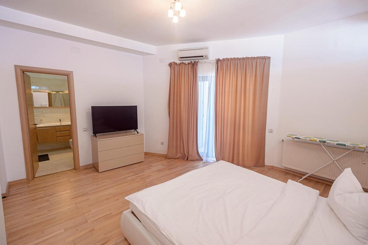 Riviera Residence Apartments Mamaia Exterior photo