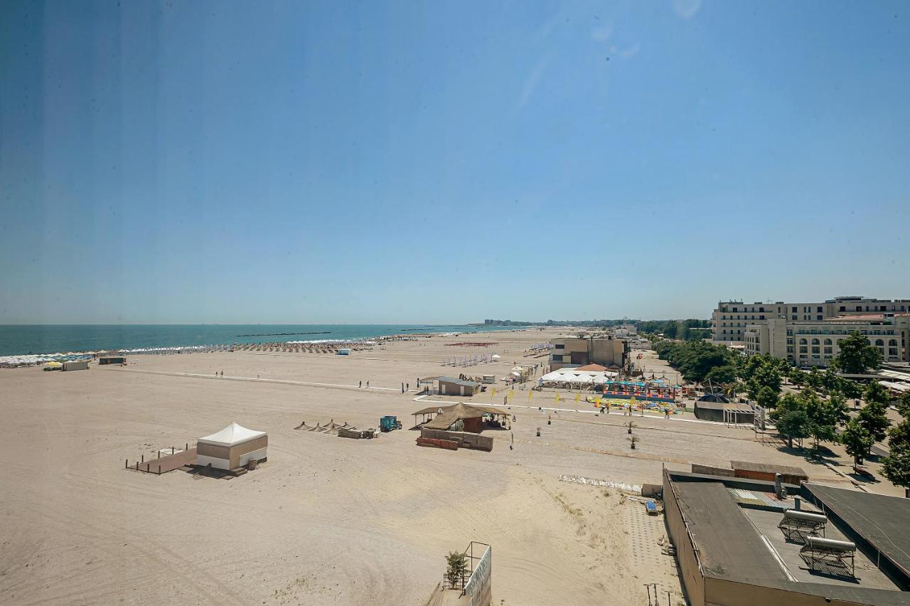 Riviera Residence Apartments Mamaia Exterior photo
