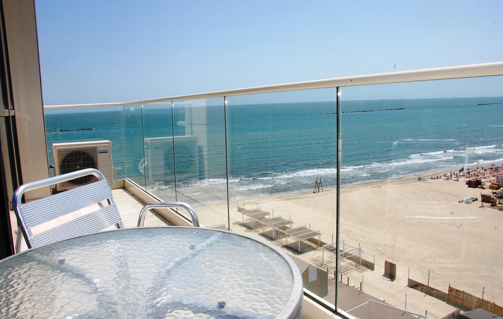 Riviera Residence Apartments Mamaia Exterior photo