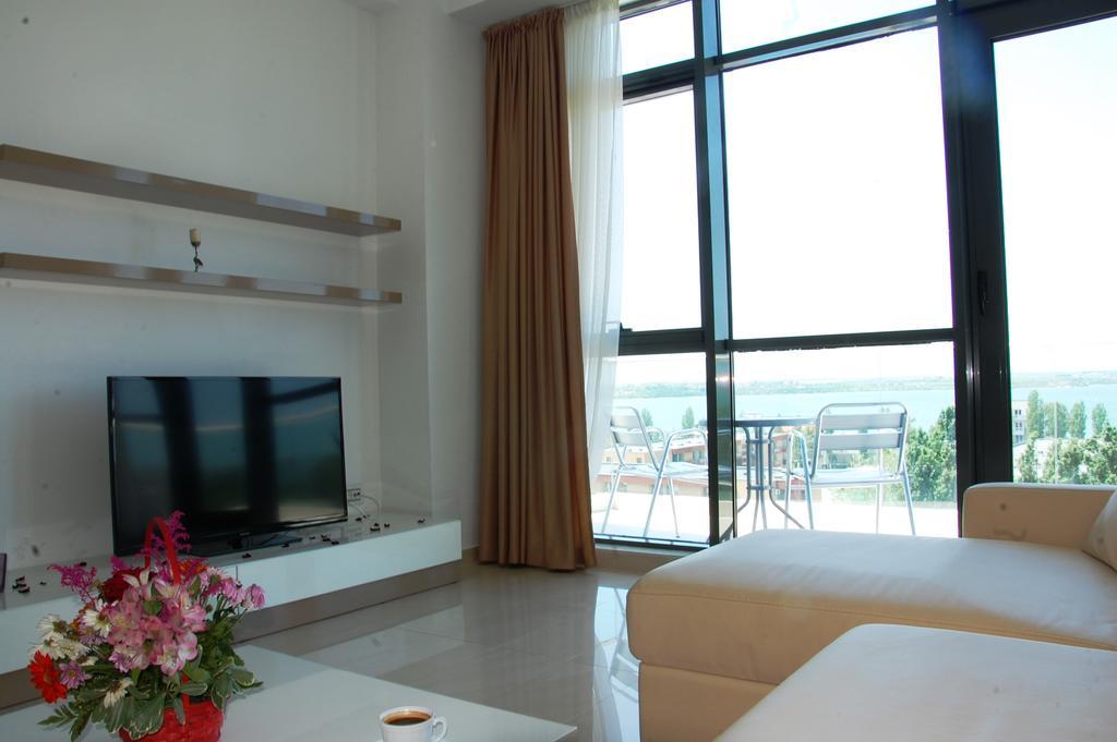 Riviera Residence Apartments Mamaia Room photo