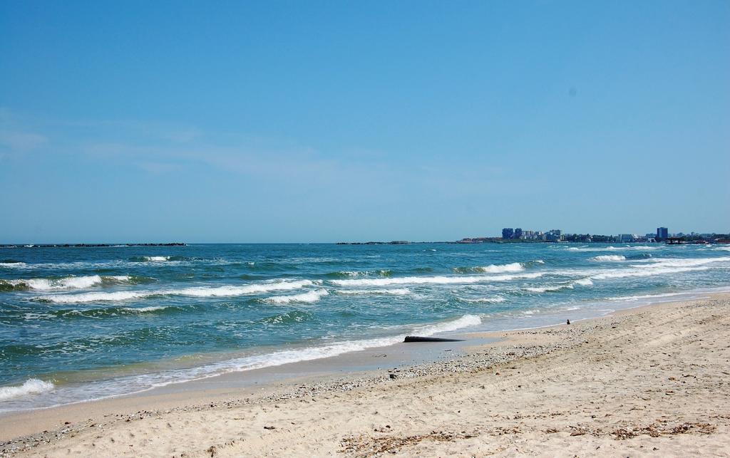 Riviera Residence Apartments Mamaia Exterior photo