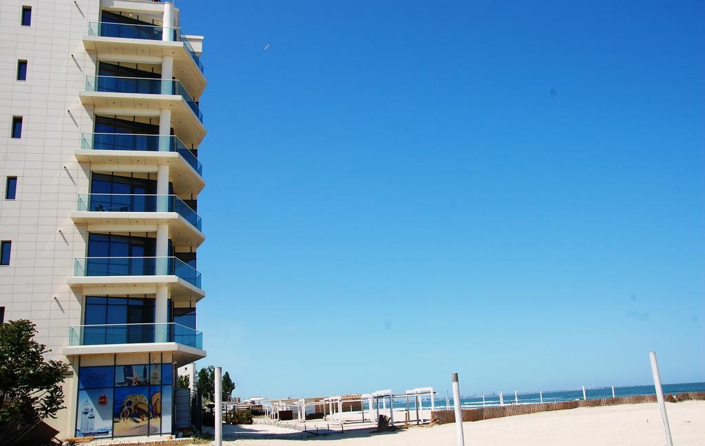 Riviera Residence Apartments Mamaia Exterior photo