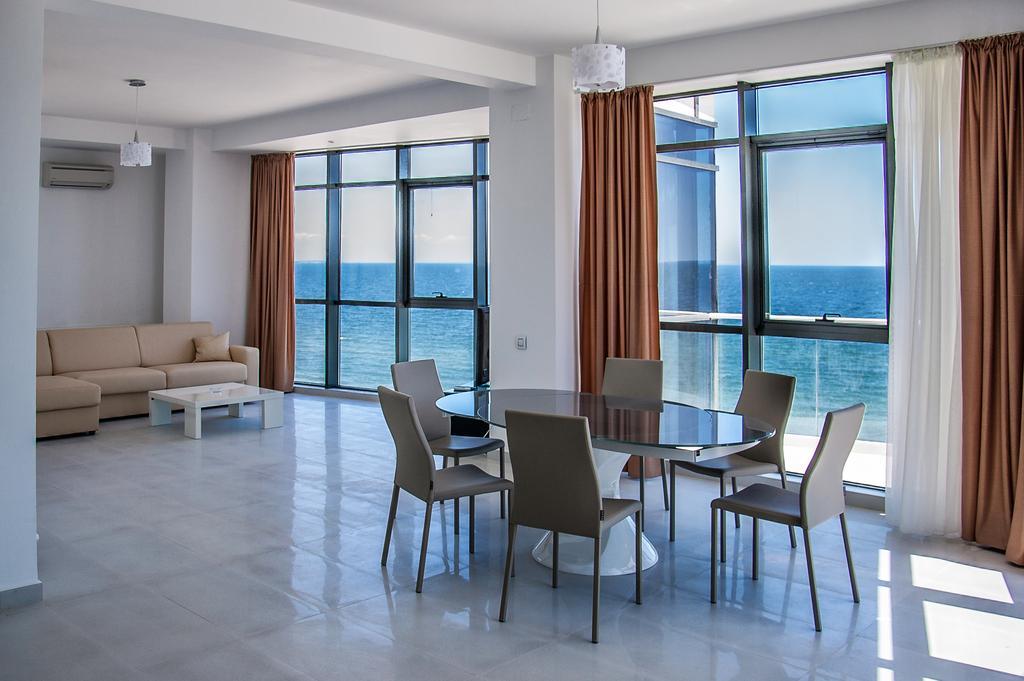 Riviera Residence Apartments Mamaia Room photo
