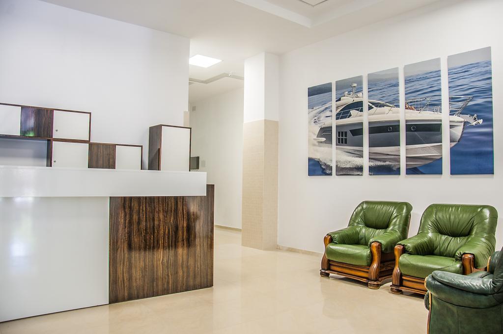 Riviera Residence Apartments Mamaia Exterior photo
